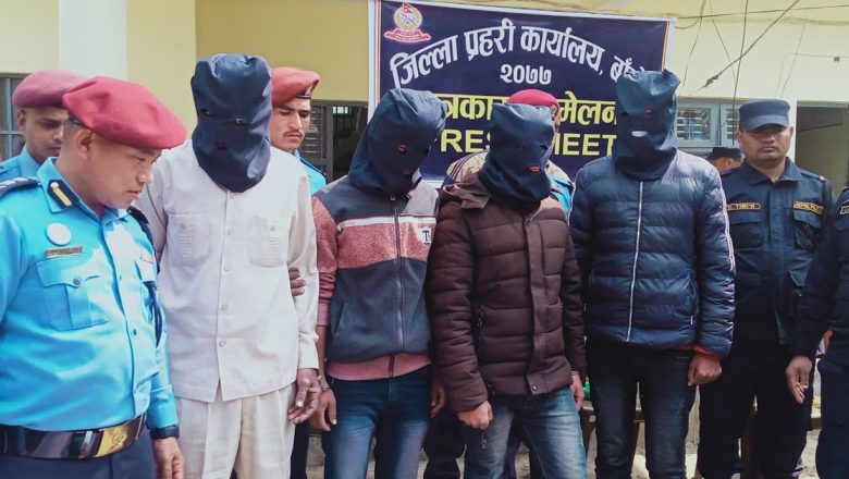 छालासहित तीन पक्राउ, भारु १० लाख नगदसहित १ पक्राउ, ९ जुवाडे पक्राउ