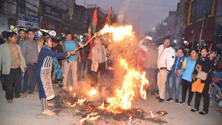 राष्ट्रपति र प्रधानमन्त्रीको पुत्ला