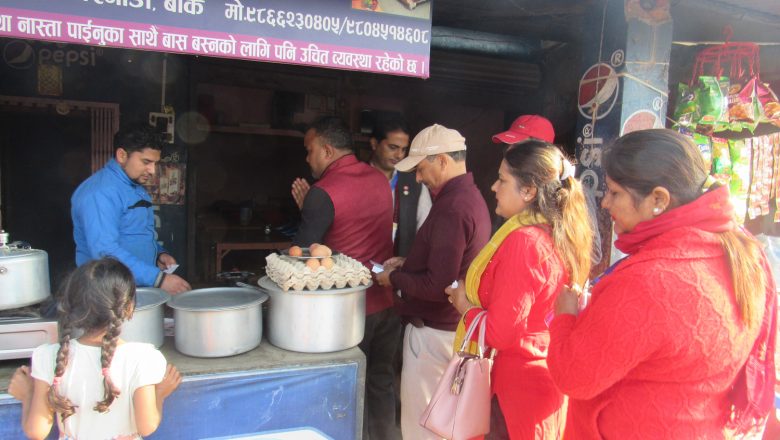 ग्रामिण भेगका व्यवसायीहरुका समस्या समाधान गर्दछौं : लोकतन्त्रिक समूह