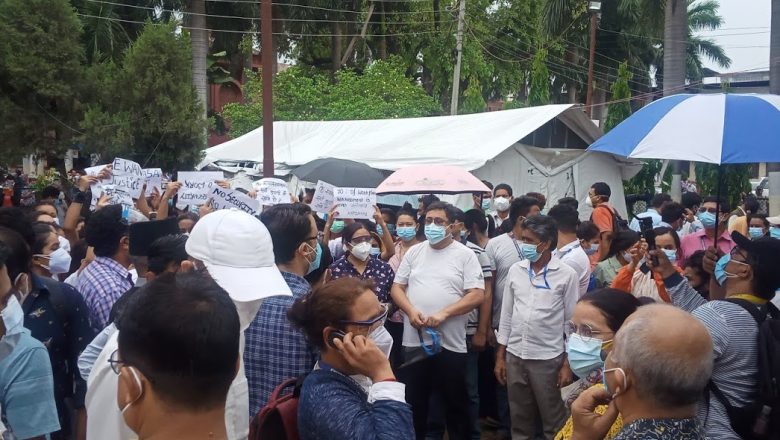 भेरी अस्पतालमा कार्यरत स्वास्थ्यकर्मीद्वारा कार्वाहीको माग गर्दै धर्ना