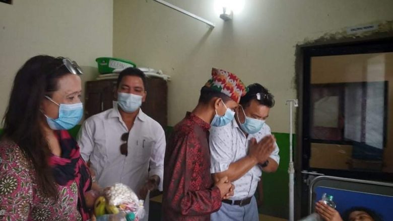 भेरी अस्पतालमा फलफुल तथा पौष्टिक सामाग्री वितरण
