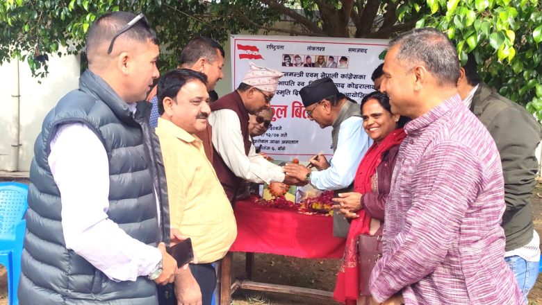 ’गिरिजाबाबु’ को १३औं स्मृति दिवसमा विरामीलाई फलफूल वितरण