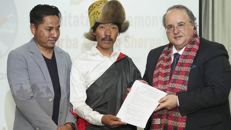 हिमालले जोडेको साइनो : संघर्षपछिको सफलता, कीर्तिमानी आरोही फुर्वा बने युरोपकै ठूलो राष्ट्रिय निकुञ्जको सद्भावना दूत