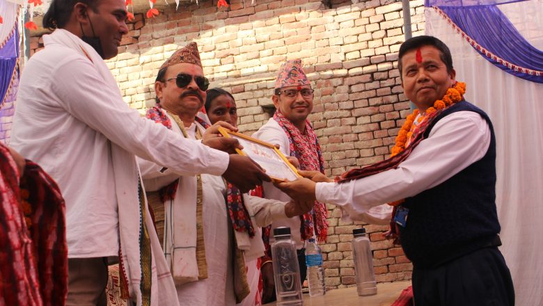 स्वास्थ्य चौकी बेलभारका स्वास्थ्यकर्मी र स्वयंसेविका सम्मानित