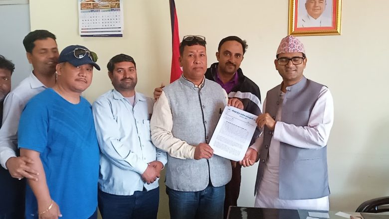 ईट्टा उद्योगीहरुको समस्या समाधान गर्न ध्यानाकर्षण पत्र बुझाउँदै पालिकाहरुमा…..(फोटोफिचरसहित)