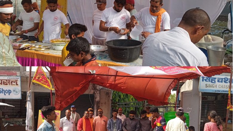 जेठको अन्तिम मंगलबार उपमहानगरको विभिन्न स्थानमा प्रसाद वितरण