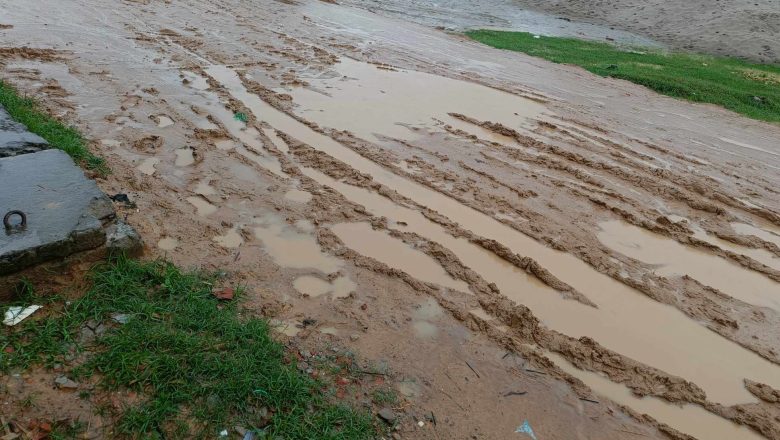 फुल्टेक्राको सडक समयमा नबन्दा स्थानीयलाई सास्ती