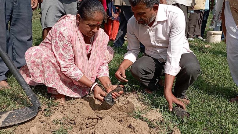 पुष्पलालको ४५ औं स्मृती दिवसको अवसरमा बृक्षारोपण