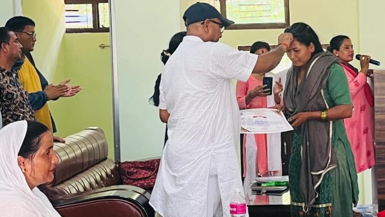 महिला आत्मनिर्भर बन्दै