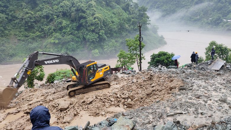 चिनियाँ कम्पनीले ठेक्का लिएको मुग्लिन-पोखरा सडक अलपत्र