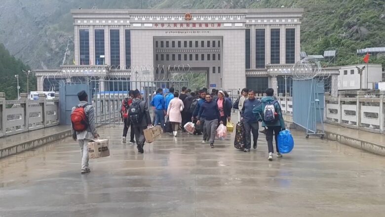 चीनको रसुवा नाकाबाट अबैध समान, भन्सार छल्न शुरु