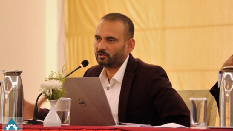 पोखरा विमानस्थलको भ्रष्टाचारमा मुछिएका क्यानका महानिर्देशक प्रदीप अधिकारीलाई बर्खास्त गर्दै सरकार
