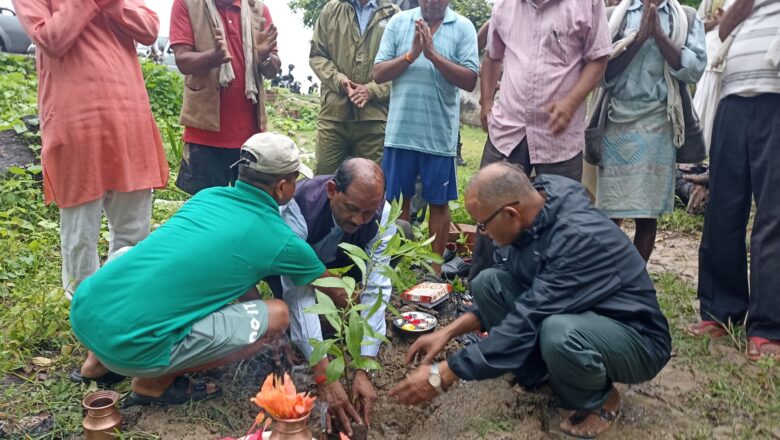 बाँकेबाट सुरु गर्नु भयो वृक्षारोपण अभियान