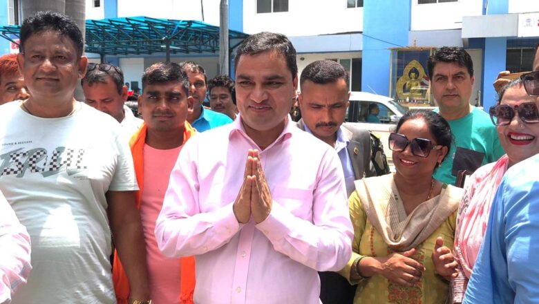 बिरामीलाई सहज रुपमा उपचार सेवा दिनेतर्र्फ सरकारः स्वास्थ्यमन्त्री पौडेल
