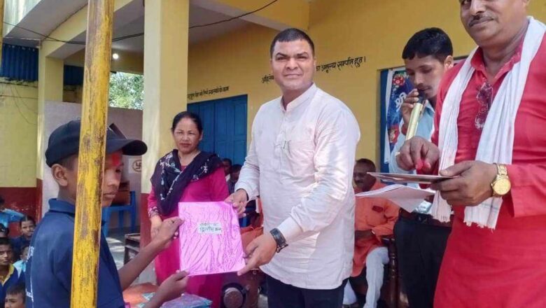 पाटेश्वरी आधारभूत विद्यालयको अध्यक्षमा पुनः माधवराम बर्मा चयन (फोटोफिचरसहित)