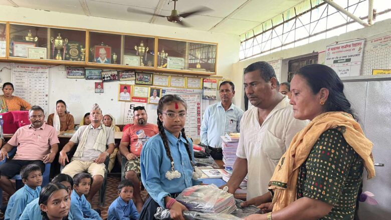 अर्जुन रोकाक्षेत्रीको जन्म जयन्तीमा बृक्षारोपण र विद्यार्थीलाई शैक्षिक सामाग्री सहयोग