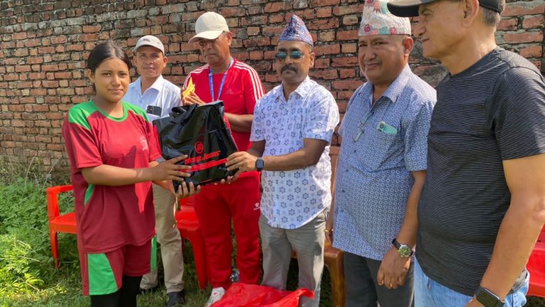 लुम्बिनी प्रदेश महिला ह्याण्डबल टोली गण्डकी कपका लागि पोखरा प्रस्थान