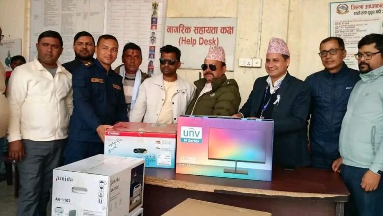 जानकीद्वारा कम्प्युटर र प्रीन्टर हस्तान्तरण