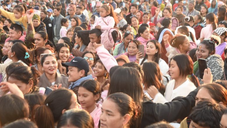 गायक खुमन र गायीका इसबलको लाइभ लोकदोहरीमा झुमे दर्शक