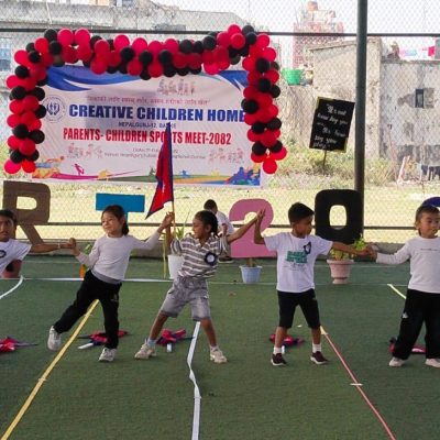 अभिभावक र बालबालिकाहरुका वीच विभिन्न रोचक खेल