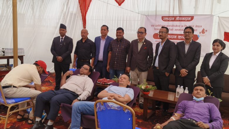 सामाजिक दायित्व निर्वाह गर्दै ४७ जनाले गरे रक्तदान