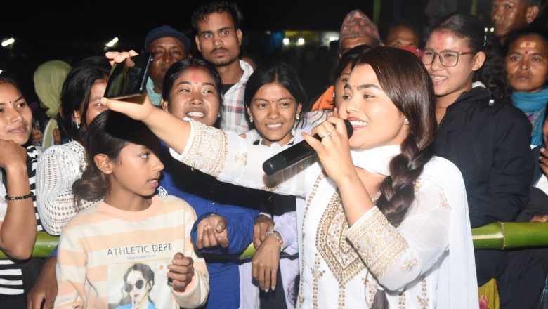 कर्णेराजा मेलामा चर्चित गायिका रेखाको दमदार प्रस्तुती