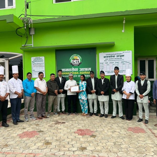 स्थापना दिवसमा आश्रय बिहिनहरुसँग पौवाको एक छाक खाना