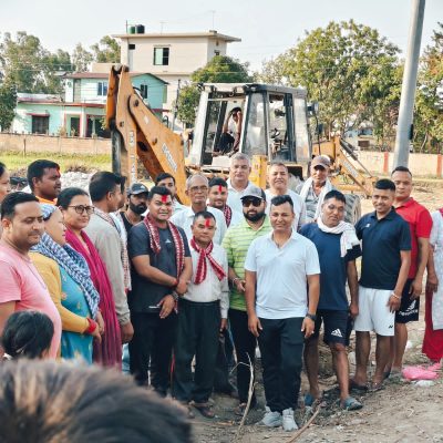 नेपालगन्ज वडा नं १८ मा विकासको गति तीव्र : एकै साथ दुई वटा सडक शिलान्यास गरि पुराना बस्तीहरुमा सडक र नाला निर्माण धमाधम हुँदै