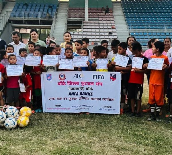 बालबालिकालाई खेलमा आर्कषित गर्दै सकियो बाँकेमा ग्रासरुट फुटबल प्रशिक्षण