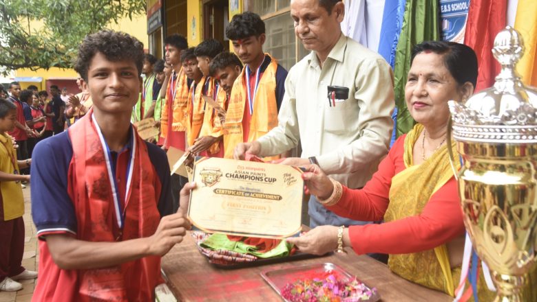 एसियन पेन्ट्स च्याम्पियन कपको उपाधि सगरमाथा स्कुललाई, खेलाडी सम्मानित