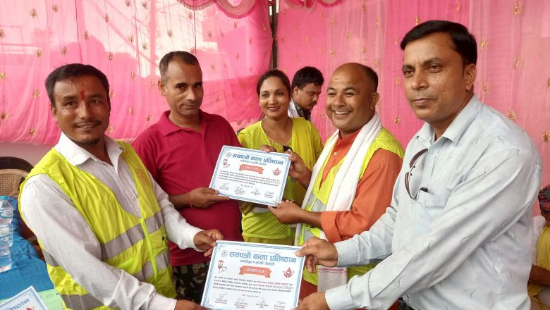 महिला पुरुष गरी १ सय ३६ जनाले रक्तदान